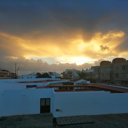Modern Apartment With Sea Views In Corralejo Buitenkant foto
