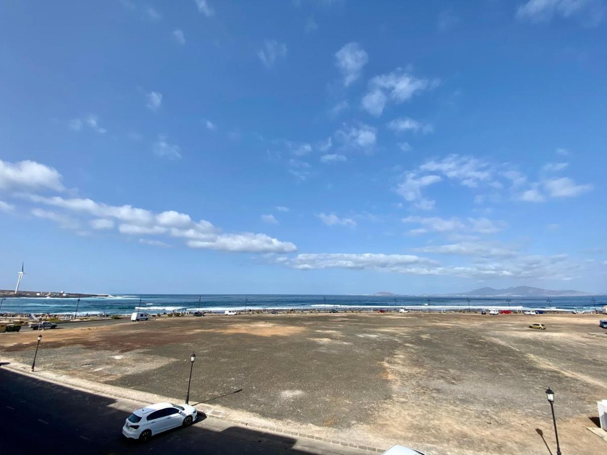 Modern Apartment With Sea Views In Corralejo Buitenkant foto